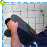 Un bras de vidange rotatif intégré de conception unique et un bouton d’évent facilitent la vidange dans un endroit adapté. Un bras de vidange rotatif intégré de conception unique et un bouton d’évent facilitent la vidange dans un endroit adapté.