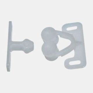 Loqueteau à roulette en plastique blanc.