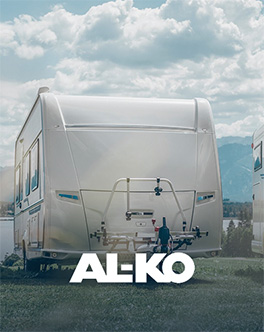 Caravane AL-KO garée en plein air, accessoires et pièces détachées
