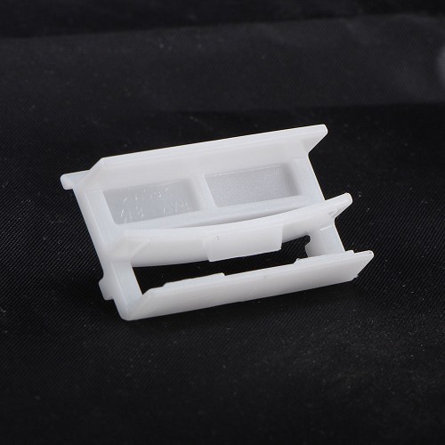     
                
                
    Rocker panel molding clip for BMW 3 Series E36 (11/1989-08/2000) and 3 Series E46 (04/1997-08/2006) - BT10280
