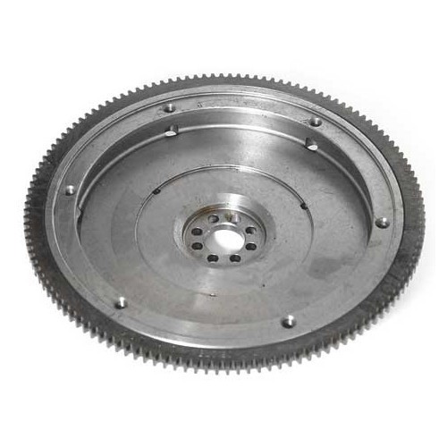     
                
                
    Volant moteur allégé 130 dents diamètre 200 mm 8 pions pour moteur Volkswagen type 1 - VD15100
